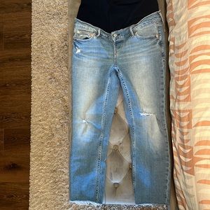 Gap maternity jeans size 27/4 short. Light distressing and panel for over belly